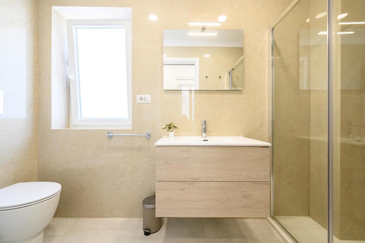 Magical Botanic-Charming Apartment Наполи Екстериор снимка