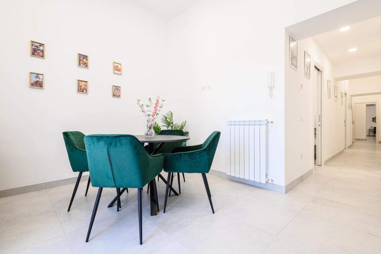 Magical Botanic-Charming Apartment Наполи Екстериор снимка